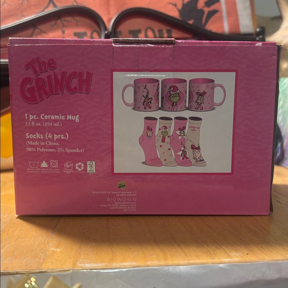 The Grinch Pink Mug and Sock Set - Picture 2 of 3